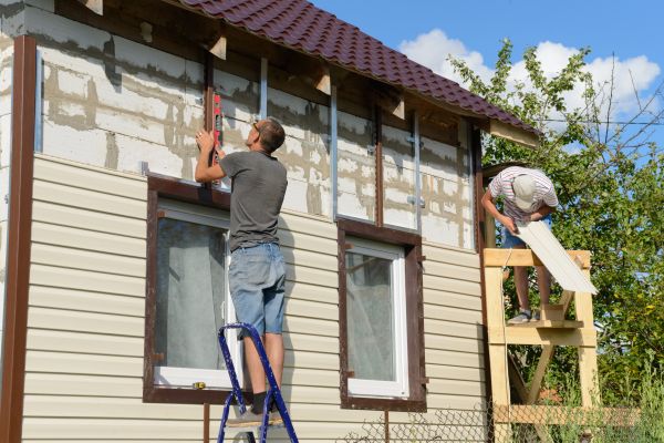 Cost of Handyman Siding Repair in Lees Summit