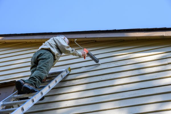 Vinyl Siding Caulk Repair in Lees Summit