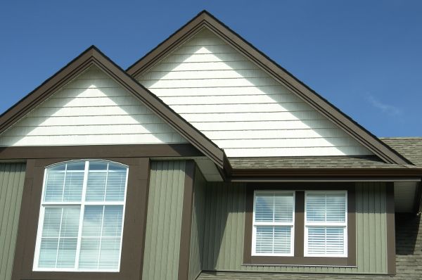 Cost of Vertical Vinyl Siding Repair in Lees Summit